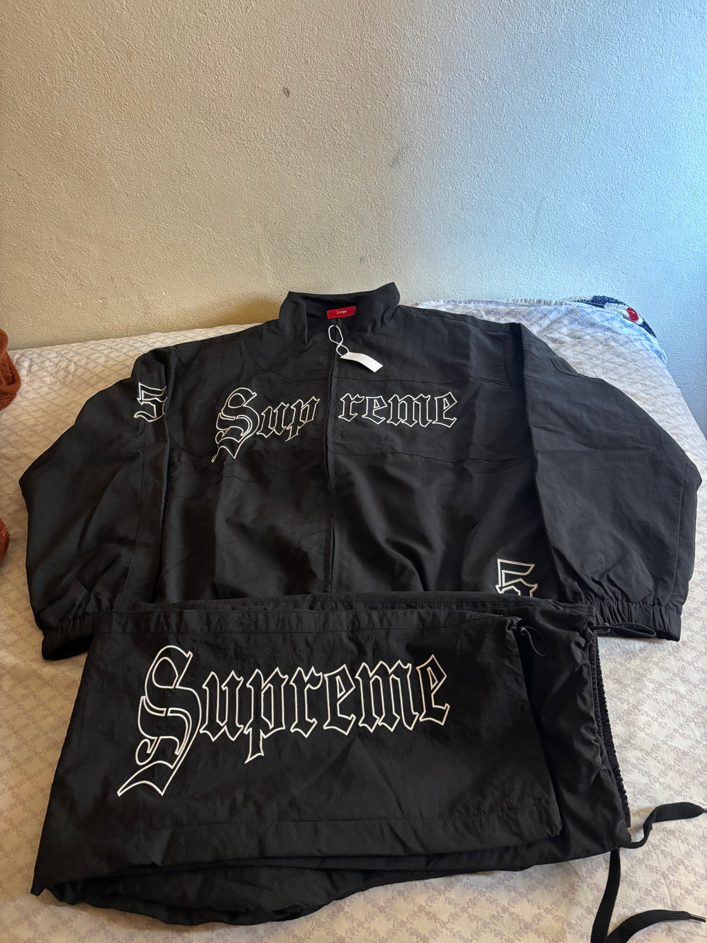 Completa tuta Supreme